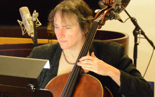Cellist Elizabeth Start